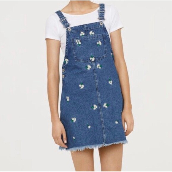 Divided H&M Womens Sz 4 Embroidered‎ Daisy Denim Jean Cutoff Bib Overall Dress - Picture 1 of 8